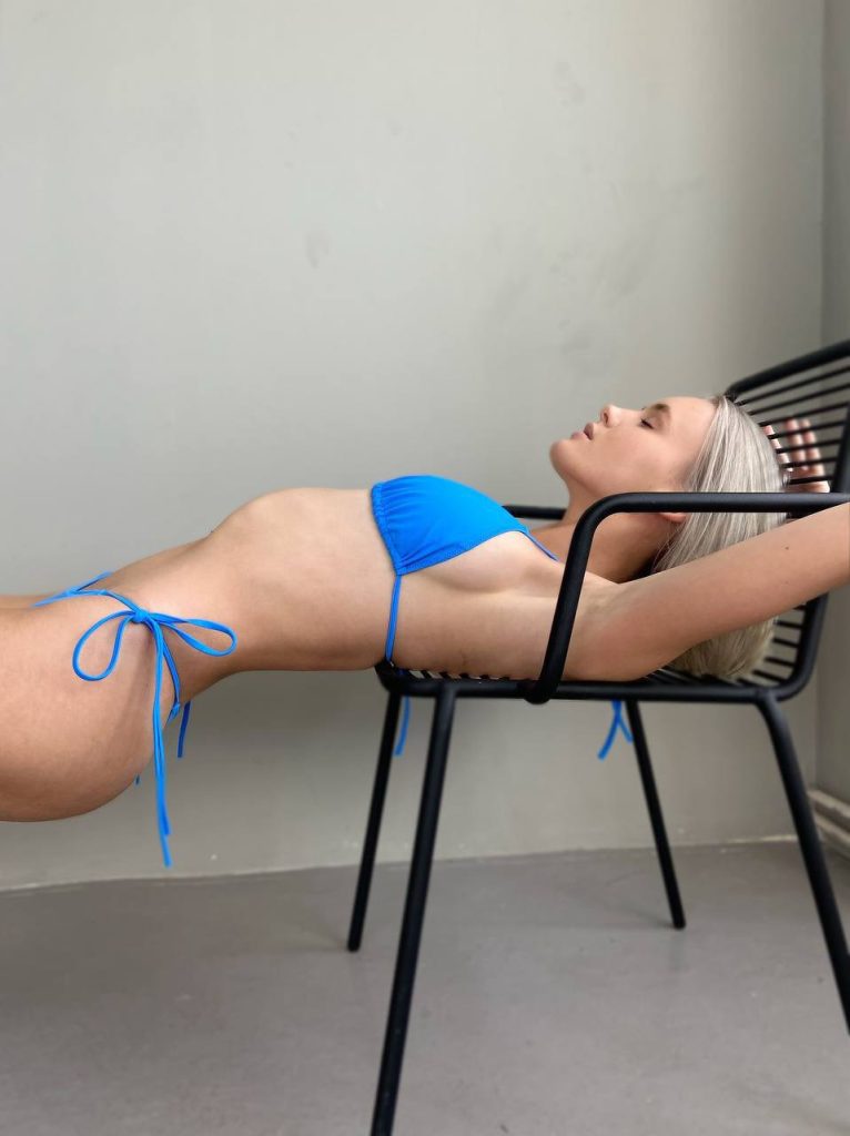 Russian escort from Darina Dubai works in