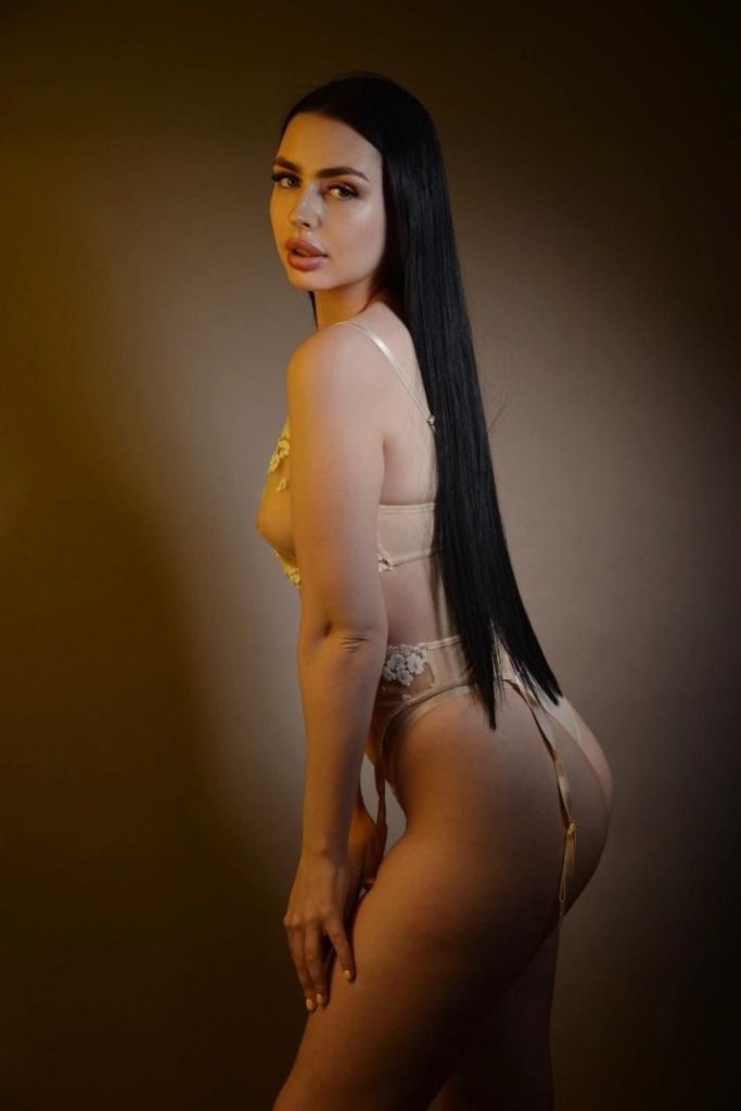 VIP escort from Clodia Dubai works in