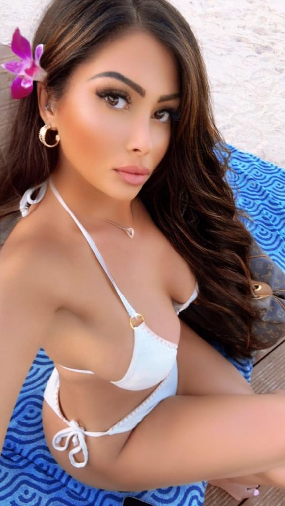 VIP escort from Lou Dubai works in