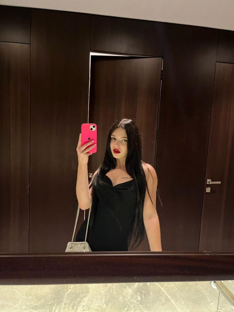 Russian escort from Meddie Dubai works in