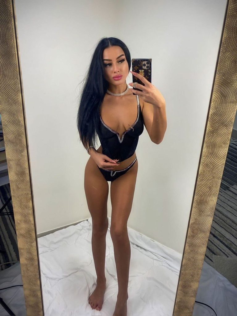 Russian escort from Amalia in Dubai